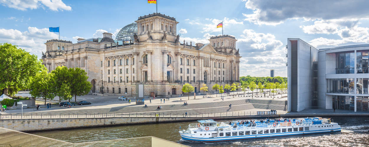 2.5H Spreefahrt Berlin Reichstag mit Schiff 1250x500