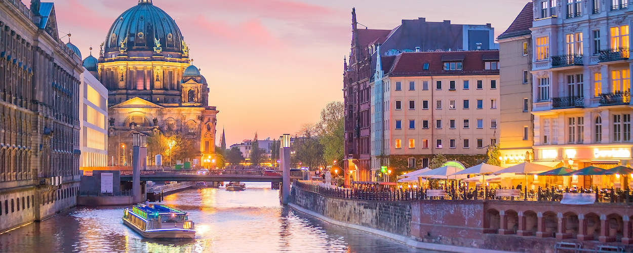 Abendliche Stadtrundfahrt im Bus Berlin Innenstadt 1250x500