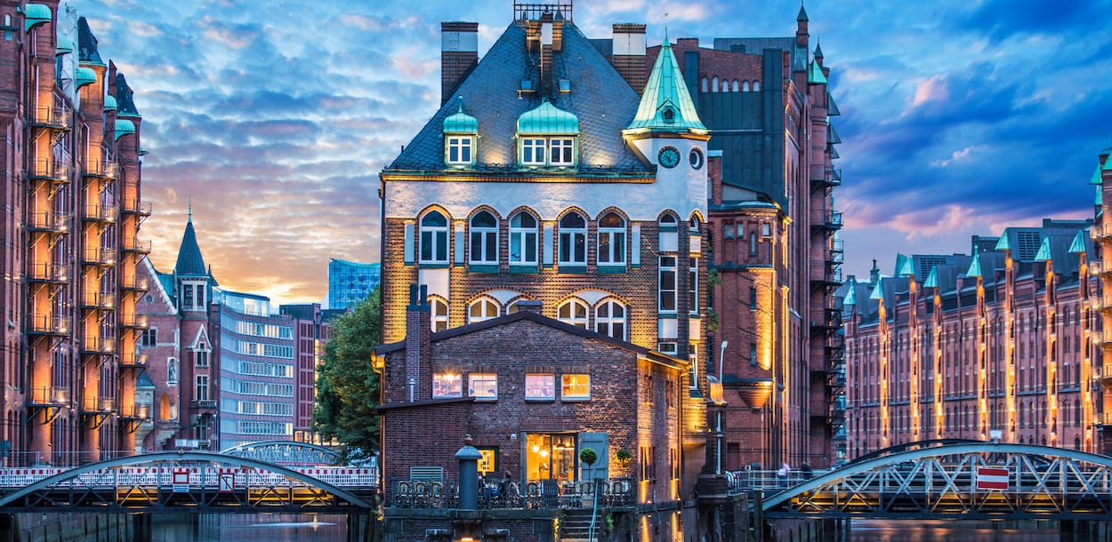 Lichterfahrt Hamburg Fleetschloss bei Nacht