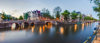 Abendliche Grachtenfahrt Amsterdam Produktbild lang